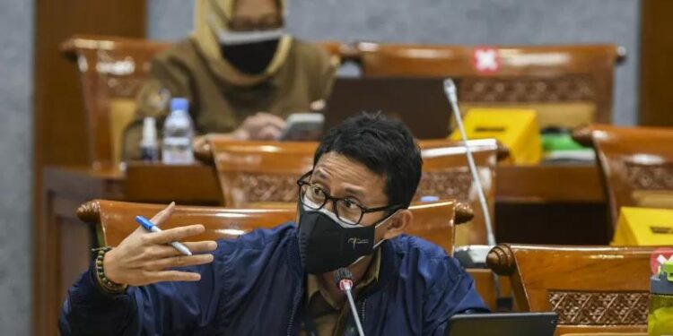 Menteri Pariwisata dan Ekonomi Kreatif Sandiaga Salahudin Uno mengikuti rapat kerja dengan Komisi X DPR di Kompleks Parlemen, Senayan, Jakarta, Rabu (1/9/2021). (MASAPNEWS/ANT/GALIH PRADIPTA)