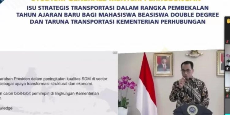 Menteri Perhubungan Budi Karya Sumadi dalam tangkapan layar acara “Studium Generale” yang diselenggarakan secara virtual oleh BPSDM Perhubungan, pada Kamis (2/9). (Kementerian Perhubungan)