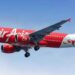 Air Asia Airbus A320 di bandara Jakarta (CGK) Indonesia. (MASAPNEWS/ANT/Shutterstock)