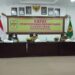 Ketua DPRD Kabupaten Gumas Akerman Sahidar (kiri) mendampingi Bupati Jaya Samaya Monong (tegah) saat rapat FORKOPIMDA, di lantai I kantor bupati, Selasa (07/09/2021). (IST)