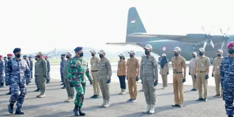 Rombongan TNI AL dan tenaga kesehatan IPDN telah berangkat dari Jakarta pada Rabu 8 September 2021 menggunakan Pesawat Hercules untuk gebyar vaksinasi COVID-19 di Papua. (MASAPNEWS/ANT/HO-IPDN)