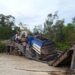 Jembatan Sei Rawi I ambruk saat ada truk melintas, Jumat (10/9/2021). (Foto : DPU Kabupaten Gumas)