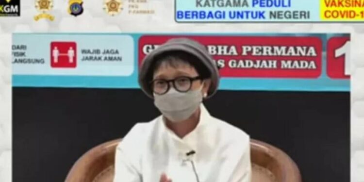 Menlu Retno Marsudi dalam acara "Keluarga Alumni Teknik UGM (Katgama) Peduli Berbagi untuk Negeri" dipantau secara virtual di Yogyakarta, Sabtu (11/9/2021). (MASAPNEWS/ANT/Tangkapan layar)