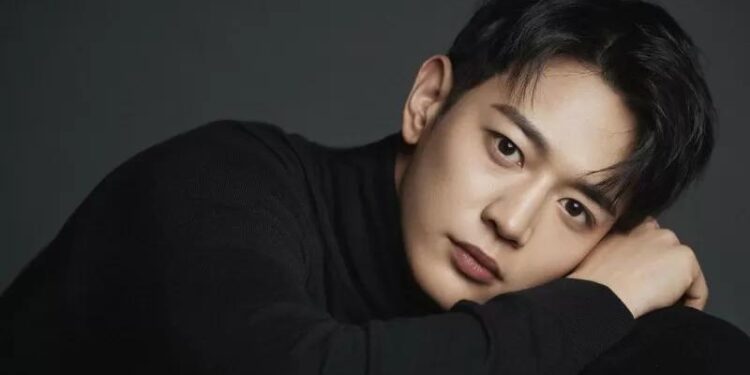 Minho SHINee (Instagram.com/choiminho_1209)