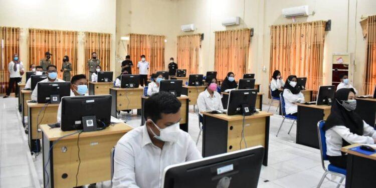 Kesiapan para peserta dalam mengikuti pelaksanaan tes SKD CASN Lamandau di aula BKPSDM setempat, Rabu (15/9/2021).