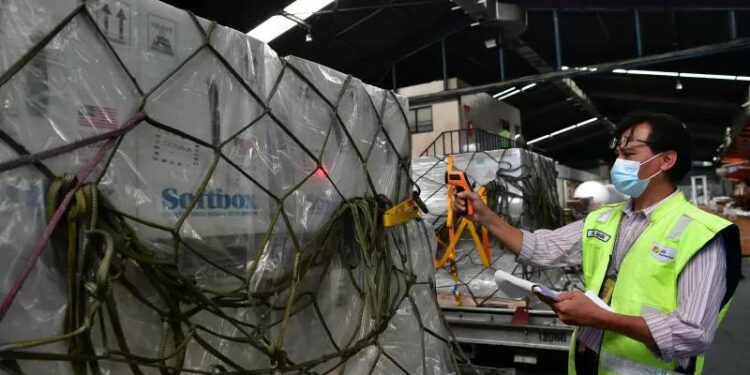 Kedatangan vaksin Pfizer menjadi tahap ke-69 kedatangan vaksin ke Indonesia memenuhi kebutuhan vaksin COVID-19 dan mempercepat pemberian vaksin ke secara nasional, Minggu (19/9/2021). (MASAPNEWS/ANT/HO-Kementerian Komunikasi dan Informatika)