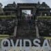 Wisatawan mengunjungi Kompleks Taman Wisata Candi Keraton Ratu Boko di Prambanan, Sleman, DI Yogyakarta, Jumat (3/7/2020). (MASAPNEWS/ANT)