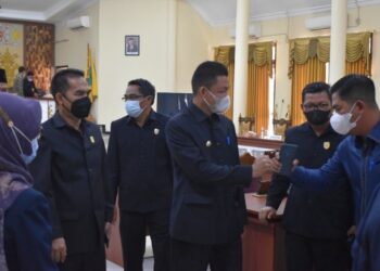 Wabup Lamandau Riko Porwanto, S.STP usai menghadiri sidang Paripurna 4 masa sidang I DPRD tahun 2021/2022