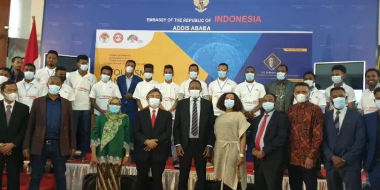Peserta acara "Tourism and Economic Development: Sharing Indonesia’s Experience, Tourism Hackaton 2021" berfoto bersama, Addis Ababa, Ethiopia, Jumat (24/9/2021). (MASAPNEWS/ANT/HO-KBRI Addis Ababa)