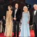 Pangeran Charles dan Camilla "Duchess of Cornwall", Pangeran William dan Catherine "Duchess of Cambridge" pada world premiere James Bond "No Time To Die" di Royal Albert Hall London. (REUTERS/POOL)