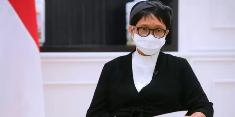 Menteri Luar Negeri, Retno Marsudi, menyampaikan keterangannya di Hotel Splendide Royal, Roma, Jumat (29/10) sekitar pukul 20.00 waktu setempat. (MASAPNEWS/ANT/HO-Biro Pers Sekretariat Presiden-Muchlis Jr)