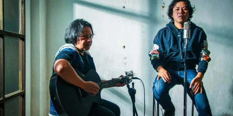 Duo musisi yang tergabung dalam unit rock Uberka asal Jakarta memilih "comeback" dengan lagu kolaborasi bersama Cholil ERK bertajuk "Benua". (MASAPNEWS/ANT/HO/Uberka)