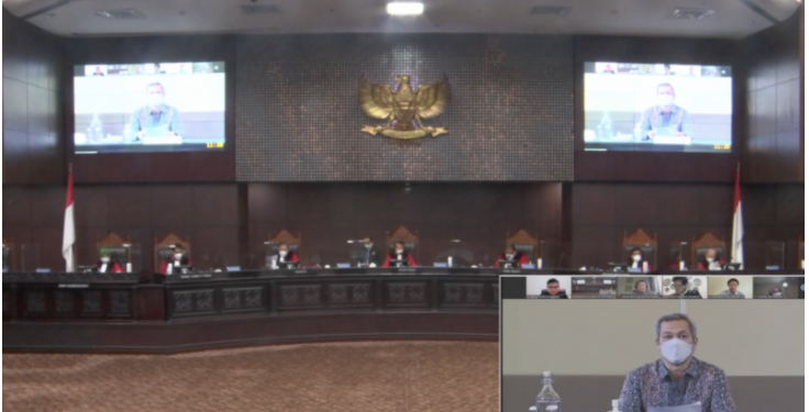 Tangkapan layar ketika Direktur Jenderal Informasi dan Komunikasi Publik Kementerian Komunikasi dan Informatika, Usman Kansong, memberi keterangan sebagai Kuasa Presiden di Sidang Perkara Nomor 38/PUU-XIX/2021 yang disiarkan secara langsung di kanal YouTube Mahkamah Konstitusi, Senin (11/10/2021). ANT/IST
