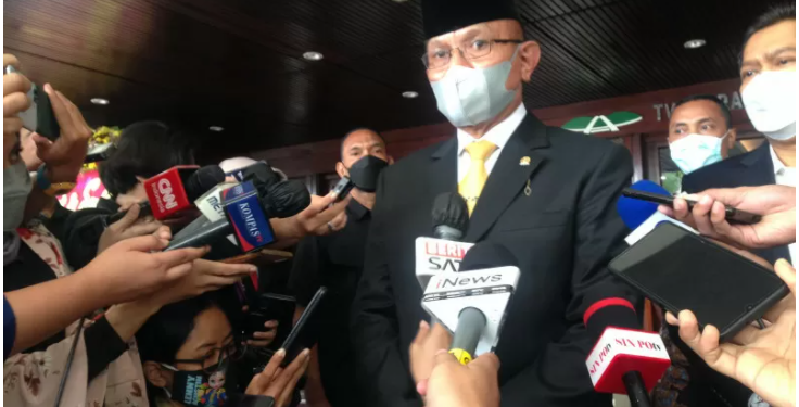 Wakil Ketua DPR RI Lodewijk Paulus sampaikan keterangan pers di Kompleks Parlemen, Jakarta, Kamis. (ANT/IST)