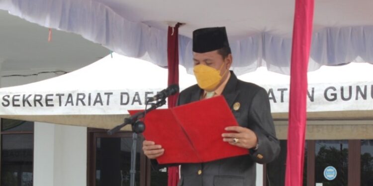 Anggota DPRD Kabupaten Gumas, Punding S Merang saat upacara peringatan Hari Kesaktian Pancasila. (Foto : Diskominfosantik Gumas)