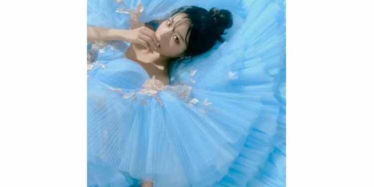 Jo Yuri eks IZ*ONE debut solo lewat mini album "Glassy" (Instagram @zoo__glasss)