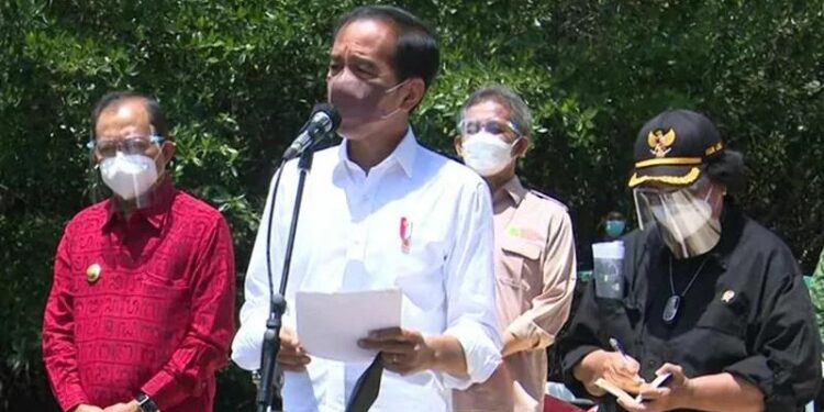 Presiden Joko Widodo di Taman Hutan Raya Ngurah Rai, Bali pada Jumat (8/10/2021). (MASAPNEWS/ANT/Tangkapan layar)
