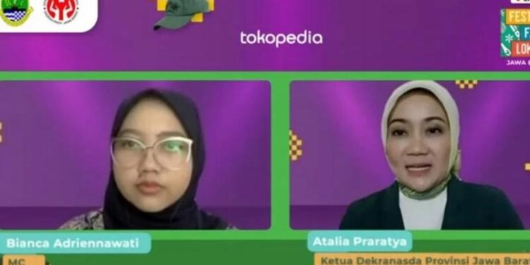 Ketua Dewan Kerajinan Nasional Daerah (Dekranasda) Provinsi Jawa Barat Atalia Praratya dalam peluncuran "Festival Fashion Lokal Jawa Barat" pada Senin (11/10/2021) (MASAPNEWS/ANT)