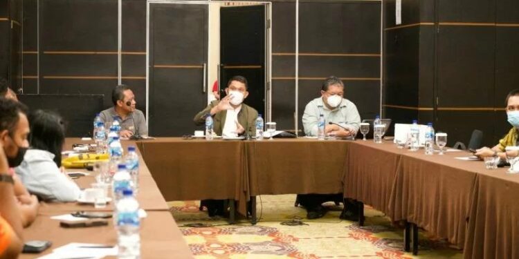 Kantor Staf Presiden (KSP) melakukan media briefing bersama para jurnalis di Jayapura, Papua untuk membahas tentang Program Pemulihan Ekonomi Nasional, sebagaimana siaran pers diterima di Jakarta, Minggu (17/10). (MASAPNEWS/ANT/HO-Dokumentasi KSP)