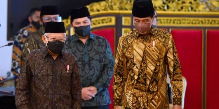 Presiden Joko Widodo dan Wakil Presiden, KH Ma'ruf Amin, menghadiri acara peringatan Hari Santri Nasional 2021 di Istana Negara Jakarta, Jumat (22/10/2021). (MASAPNEWS/ANT/HO-Sekretariat Wakil Presiden)