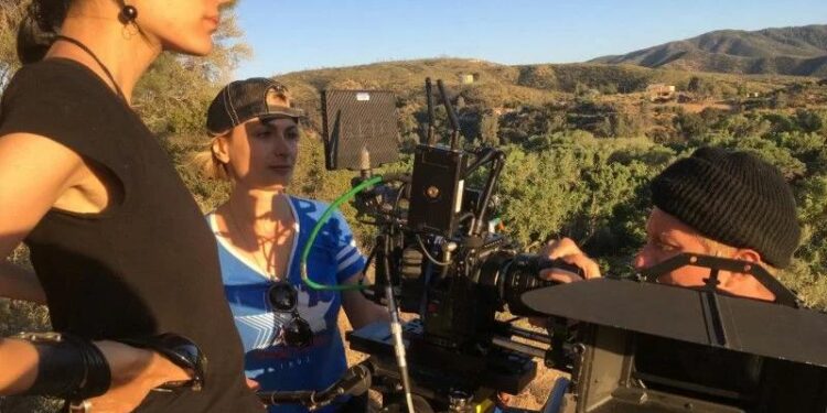 Halyna Hutchins, direktur fotografi untuk "Rust", terlihat dalam gambar handout yang tidak bertanggal pada lokasi yang tidak diketahui. (MASAPNEWS/ANT/Handout via REUTERS)