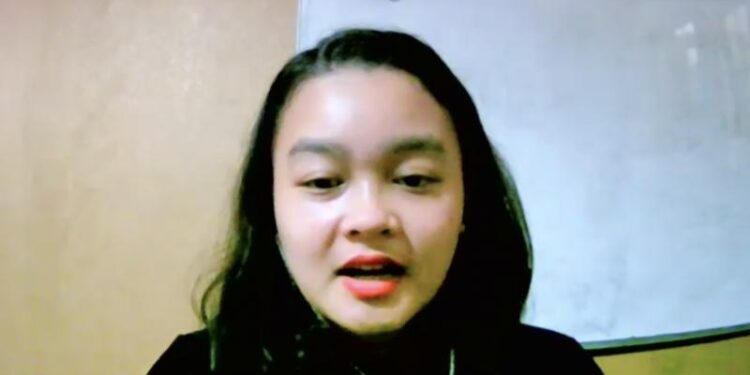 Pelaksana tugas (Plt) Ketua Konstitusi dan Demokrasi (KoDe) Inisiatif Violla Reininda memberi paparan dalam diskusi publik bertajuk “Tahapan Tidak Jelas, Bagaimana Nasib Pemilu 2024?” yang disiarkan secara langsung di kanal YouTube Perludem, Minggu (24/10/2021). (MASAPNEWS/ANT)