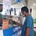 Ilustrasi: Calon penumpang KAI Sumut membeli tiket kereta api di Stasiun KA Medan. (MASAPNEWS/ANT)
