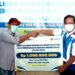 Pemberian bantuan secara simbolis kepada UMKM di rest area Ngawi. (MASAPNEWS/ANT/HO-Jasa Marga)
