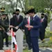 Presiden Joko Widodo dan Wakil Presiden Ma'ruf berdoa di Taman Makam Pahlawan Kalibata, Jakarta Selatan, Rabu (10/11/2021). (MASAPNEWS/ANT/HO-Setwapres)