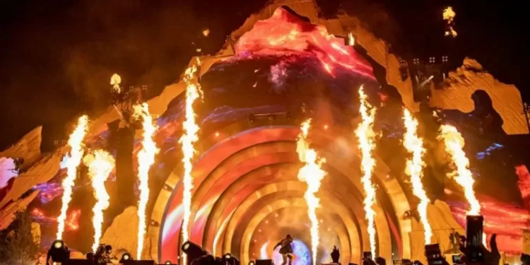Travis Scott tampil pada hari pertama Festival Musik Astroworld di NRG Park pada Jumat, 5 November 2021, di Houston, Amerika Serikat. (Amy Harris/Invision/AP)