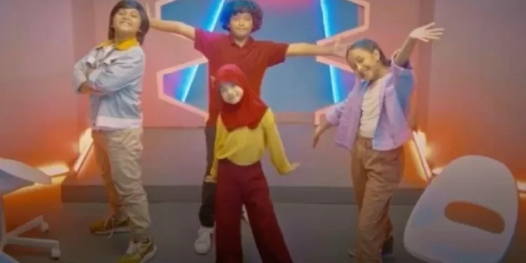 Aktor dan aktris cilik film "Nussa" yakni Muzzaki Ramdhan (Nussa), Ocean Fajar (Rarra), Malka (Abdul), dan Widuri Puteri (Syifa) menyanyikan lagu "Kejutanku". (MASAPNEWS/ANT/Visinema Pictures)