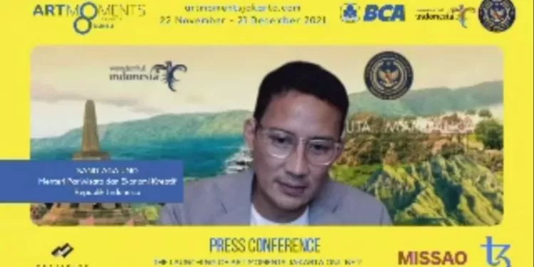 Menteri Pariwisata dan Ekonomi Kreatif Republik Indonesia, Sandiaga Salahudin Uno dalam pembukaan "Art Moments Jakarta 2" pada Jumat (19/11/2021). (MASAPNEWS/ANT)