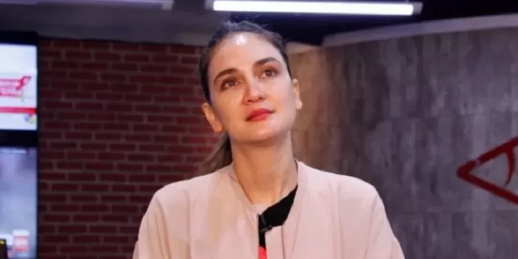 Artis Luna Maya dalam sesi wawancara di Redaksi LKBN ANTARA, Jakarta, Rabu (13/11/19). (MASAPNEWS/ANT)