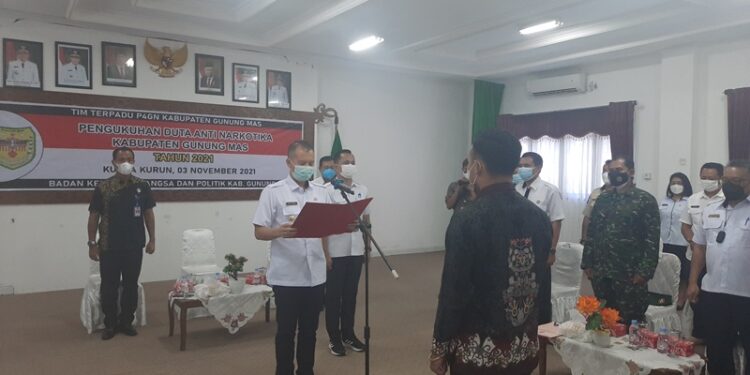 Suasana pengukuhan Duta Anti Narkotika Kabupaten Gumas, di ruang rapat lantai 1 kantor bupati, Rabu (3/11/2021). (MASAPNEWS/GCM)
