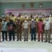 Kepala BPN Kabupaten Gumas Ferdinan Adinoto bersama narasumber, peserta sosialisasi, dan lainnya berfoto bersama usai kegiatan di Kuala Kurun, Selasa. (Foto : BPN Gumas)