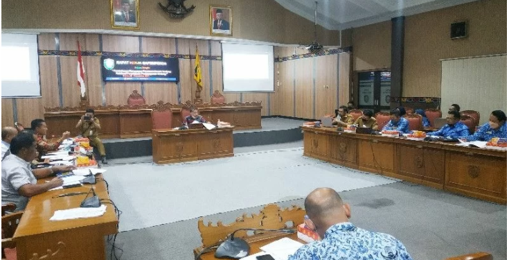 Rapat Bapemperda DPRD Kotawaringin Timur membahas Raperda tentang Retribusi Persetujuan Pembangunan Gedung, Senin (29/11/2021). ANT/IST