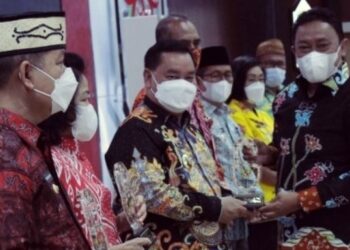 Sejumlah Kepala Daerah Raih Penghargaan Keterbukaan Informasi Publik