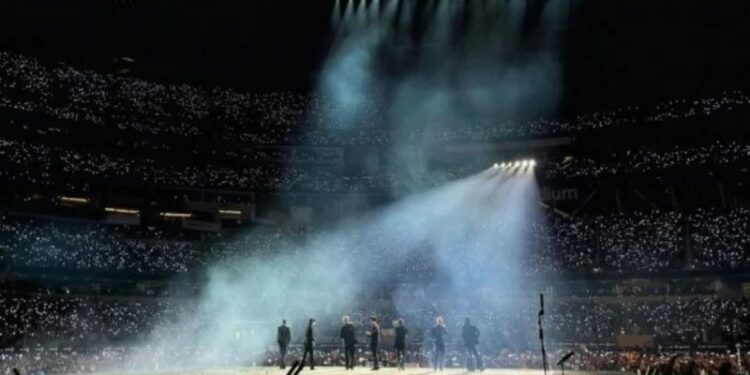 Konser grup idola K-pop BTS di SoFi Stadium di Los Angeles, Amerika Serikat. (MASAPNEWS/ANT/Soompi)