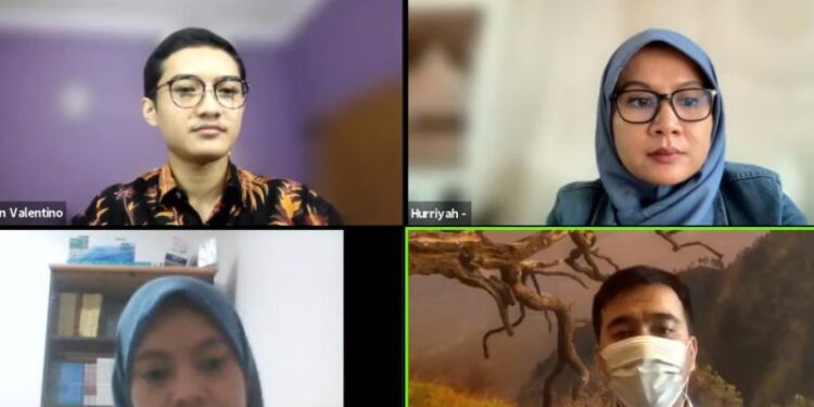 Hasil tangkapan layar Peneliti Senior Pusat Studi Konstitusi (PUSaKO) Fakultas Hukum Universitas Andalas, Padang, Muhammad Ichsan Kabullah saat menjadi narasumber dalam diskusi publik bertajuk “Tarik Ulur Penentuan Jadwal Pemilu, Apakah KPU Masih Independen?” yang disiarkan secara langsung dalam kanal YouTube PUSaKO FHUA, dipantau dari Jakarta, Rabu (3/11/2021). (MASAPNEWS/ANT)
