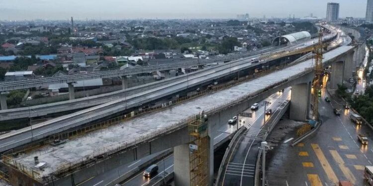 Dokumentasi. Foto udara lokasi pembangunan proyek Kereta Cepat Jakarta-Bandung (KCJB) di Cikunir, Bekasi, Jawa Barat, Selasa (2/11/2021). (MASAPNEWS/ANT)