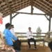 Presiden Jokowi berbincang dengan sejumlah petani di Desa Bansari, Kabupaten Temanggung, Jawa Tengah, Selasa (14/12/2021). (MASAPNEWS/ANT/HO-Rusman-Biro Pers Sekretariat Presiden)