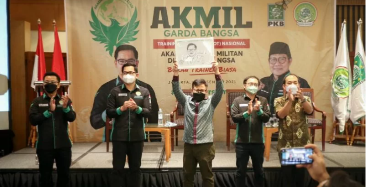 Ketua Umum DPP PKB Muhaimin Iskandar (tengah) menghadiri pembukaan Akademi Kader Militan (Akmil) yang diselenggarakan DKN Garda Bangsa di Jakarta, Rabu, (1/12). ANT/IST