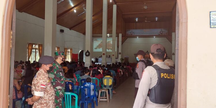 Ini teks fotonya : Suasana ibadah Natal di Gereja Gloria, Kelurahan Jakatan Raya, Kecamatan Rungan, Sabtu (25/12/2021). (IST)