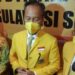 Wakil Ketua Umum Partai Golkar Agus Gumiwang Kartasasmita (tengah) didampingi Ketua DPD Golkar Sulsel HM Taufan Pawe (kanan) dan Plt Gubernur Sulsel Andi Sudirman Sulaiman (kiri) , memberi keterangan kepada wartawan usai pelantikan Pengurus DPD Golkar Sulsel, di Hotel Four Poin by Sheraton, Makassar, Sulawesi Selatan, Kamis (9/12/2021). (MASAPNEWS/ANT)