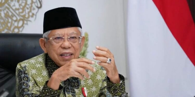 Wakil Presiden Ma'ruf Amin menyampaikan pidato pada Indonesia Fintech Summit ke-III Tahun 2021 melalui konferensi video dari kediaman resmi wapres di Jakarta, Minggu (12/12/2021). (MASAPNEWS/ANT/HO-Setwapres)