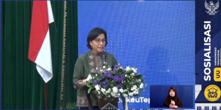 Menteri Keuangan Sri Mulyani Indrawati dalam Sosialisasi Undang-Undang Harmonisasi Peraturan Perpajakan kepada para Wajib Pajak prominen di wilayah Jawa Barat yang dipantau secara daring di Jakarta, Jumat (17/12/2021). (MASAPNEWS/ANT)