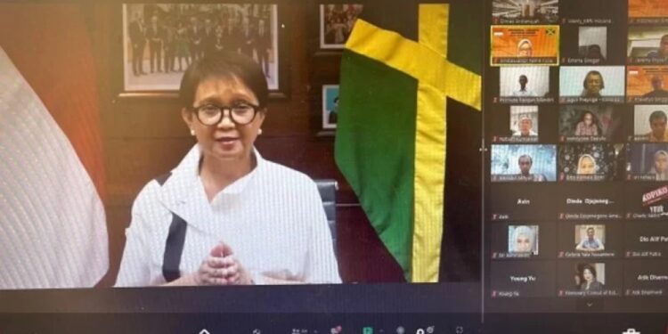 Tangkapan layar: Menteri Luar Negeri RI Retno Marsudi menyampaikan sambutan pada kegiatan pertemuan virtual antara pebisnis Indonesia dan Jamaika yang digelar dalam rangka memperingati 40 tahun hubungan diplomatik kedua negara. (MASAPNEWS/ANT/HO-KBRI Havana)