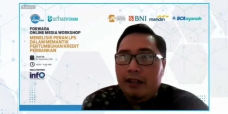 Tangkapan layar - Direktur Group Riset LPS Herman Saheruddin saat memberikan paparan dalam acara "FORWADA ONLINE MEDIA WORKSHOP 2021 - Menelisik Peran LPS dalam Memantik Pertumbuhan Kredit Perbankan" di Jakarta, Jumat. (MASAPNEWS/ANT)
