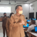 Bupati Gumas Jaya S Monong usai memberi arahan kepada peserta SKB CPNS Pemkab Gumas di Gedung CAT BKPSDM setempat, Senin (13/12/2021). (MASAPNEWS/GCM)