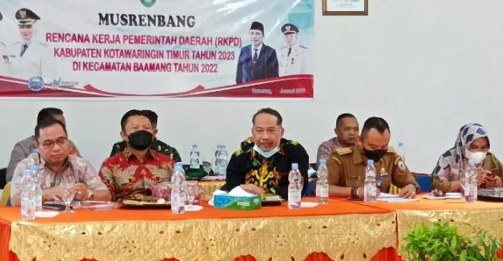 Anggota DPRD Kotawaringin Timur Sanidin, Dadang Siswanto, Handoyo J Wibowo dan Abdul Kadir menghadiri Musrenbang RKPD Kotawaringin Timur 2023 di Kecamatan Baamang, Selasa (18/1/2022). (ANT)